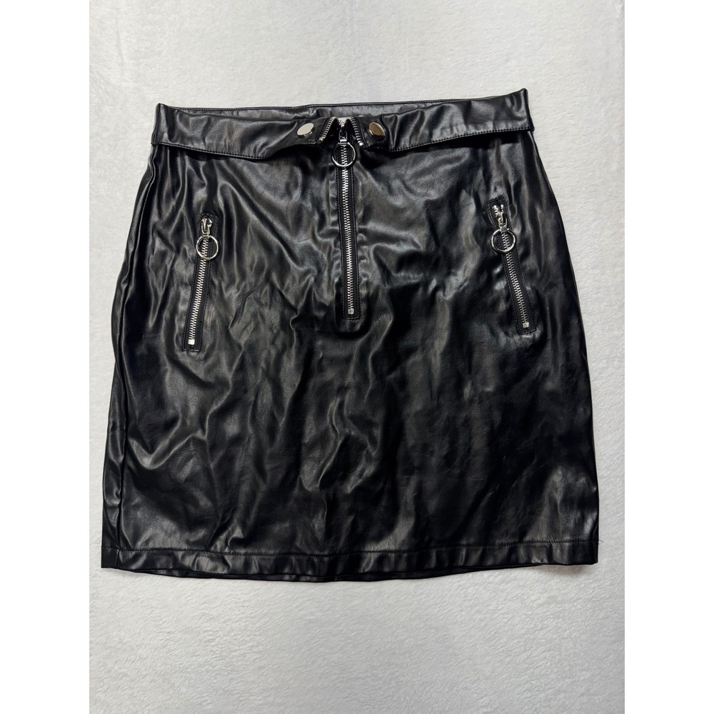 Zuiki Black Faux Leather Mini Skirt Front Zip O-Ring Detail Womens Size M